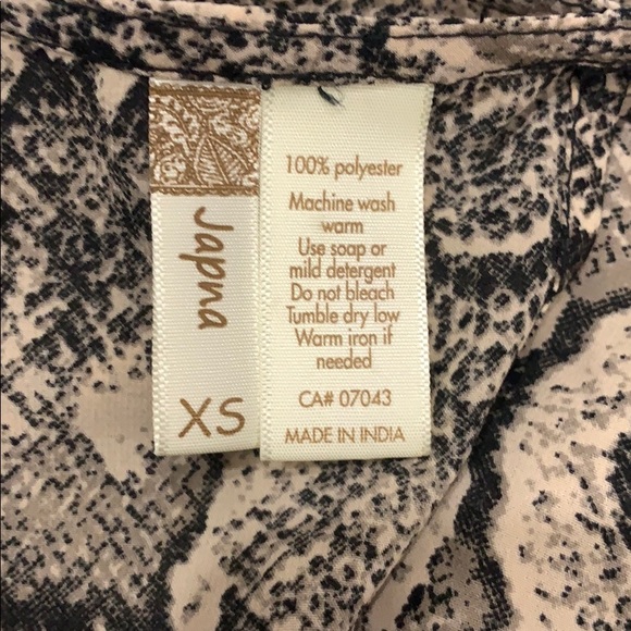 Crop top blouse with open back - Picture 3 of 4